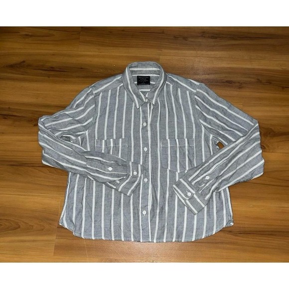 Abercrombie & Fitch Tops - Womens‎ Abercrombie & Fitch Stripe Button Down Crop Shirt